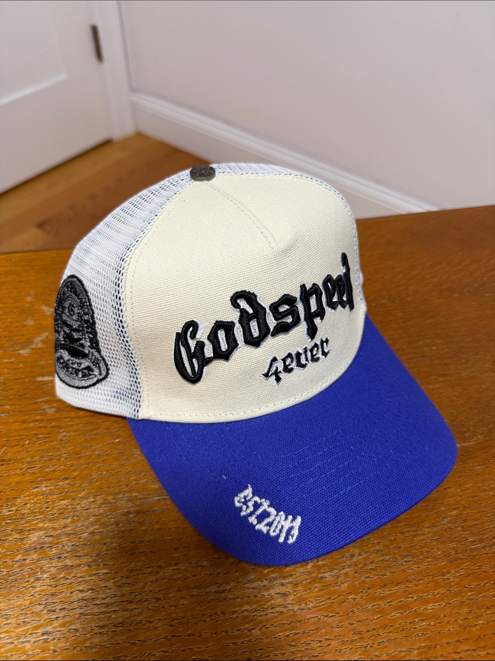 Mesh Trucker Hat - Cream & Blue